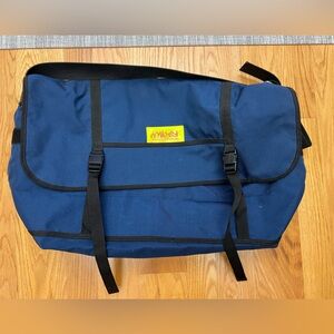 Manhattan Portage Messenger bag in blue
